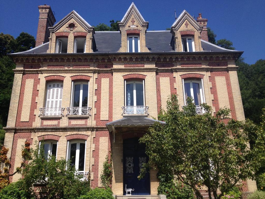 La Liniere Bed and Breakfast La Rivière-Saint-Sauveur Exteriör bild